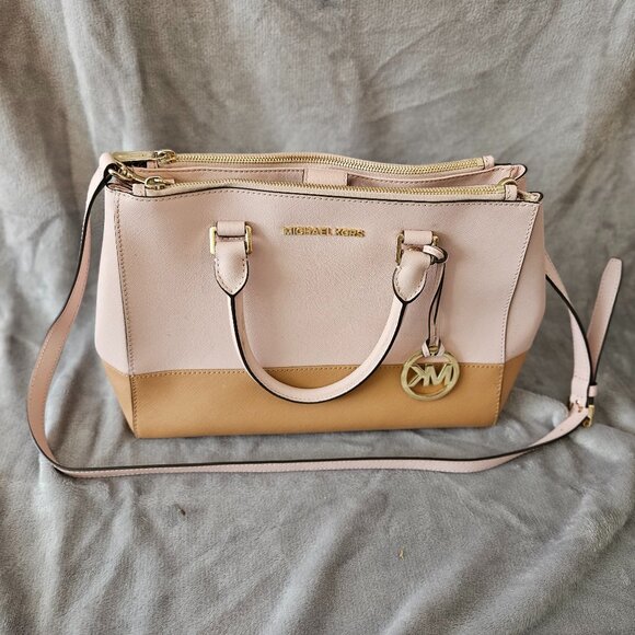 Authentic Michael Kors Handbag - Picture 1 of 6